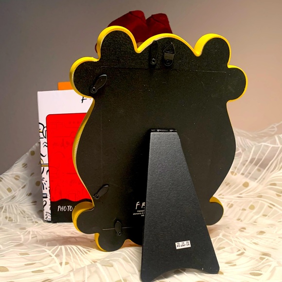 Iconic Friends Frame - Picture 4 of 5